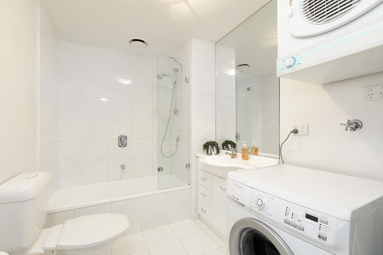 Complete Host Southpoint Apartments Мельбурн Экстерьер фото